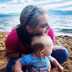 Meet your Posher, Desiree